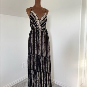 Elegant Black and Cream Maxi Dress